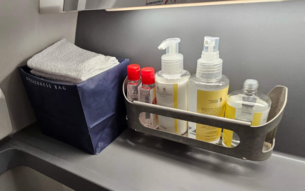 Toiletries on Singapore Airlines' Boeing 737-8 Max