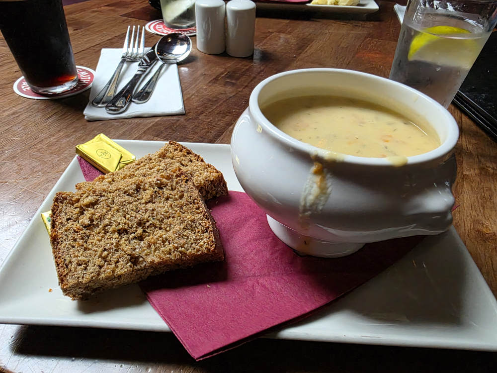 Lunch: Seafood chowder & bread. Of course, Guiness.